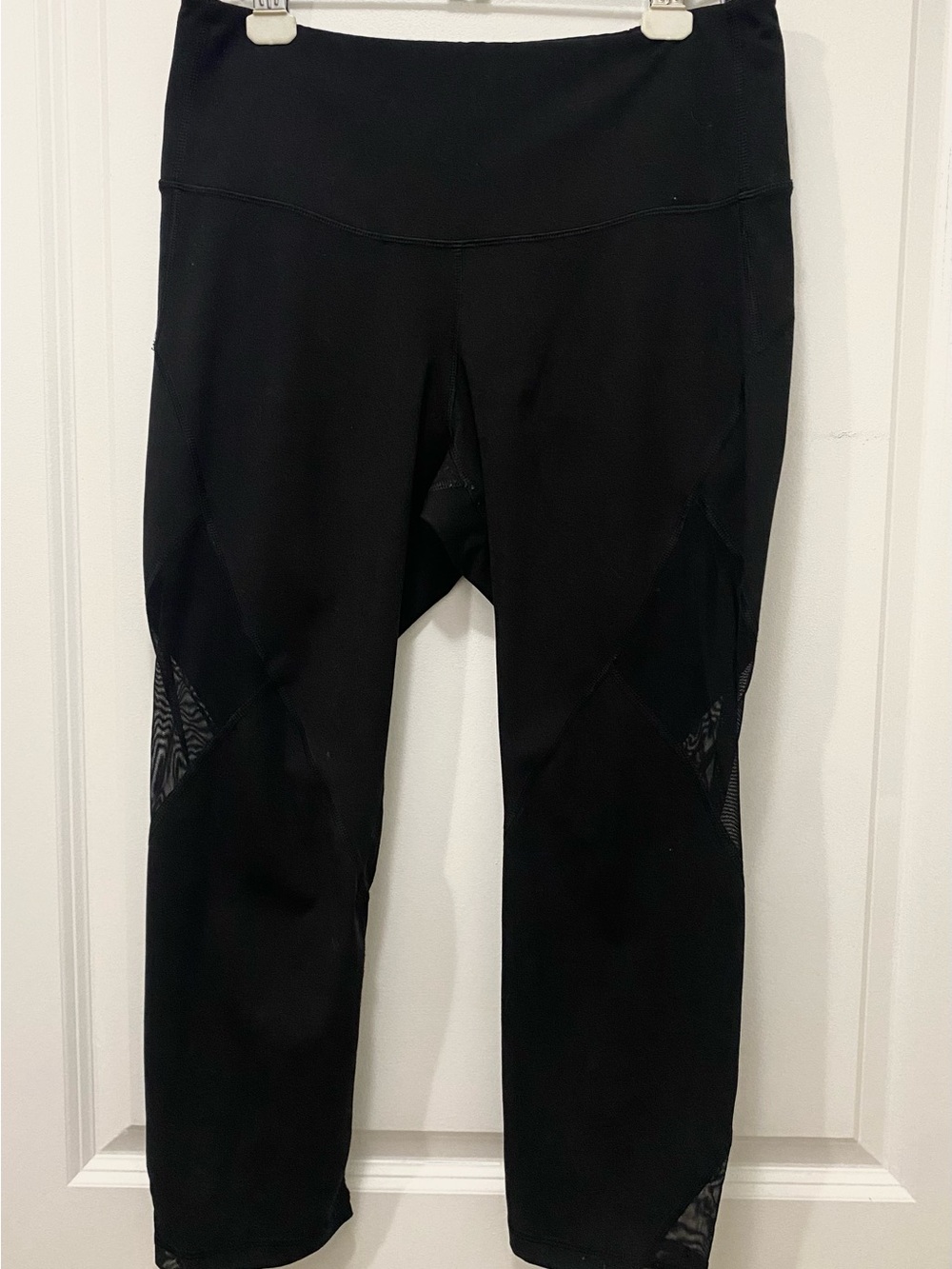 Old Navy Active Black Capri Leggings with Mesh Details